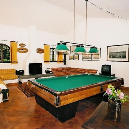 Villa Solcio Sleeps 6 Air Con Wifi *
