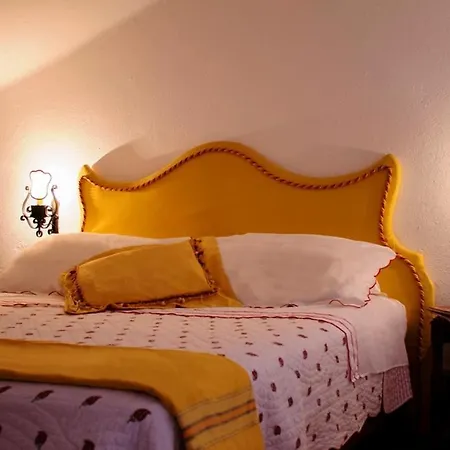 Villa Solcio Sleeps 6 Air Con Wifi *