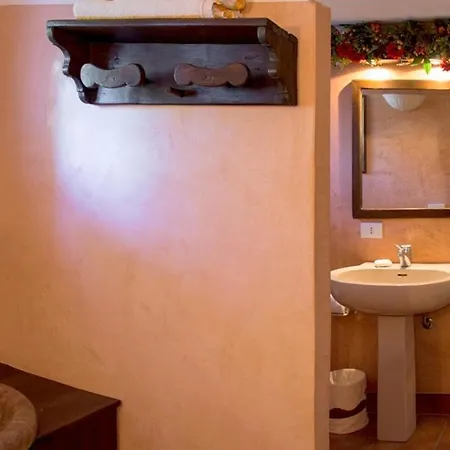 Villa Solcio Sleeps 6 Air Con Wifi Lesa