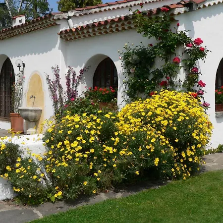 Solcio Sleeps 6 Air Con Wifi Villa