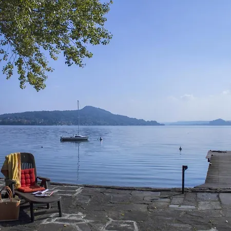 Villa Solcio Sleeps 6 Air Con Wifi *